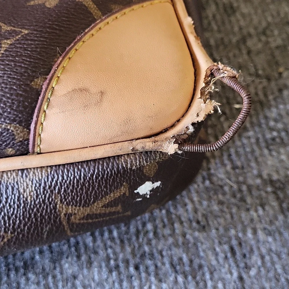 LV Logo briefcase damaged. Peefect For Crafting
